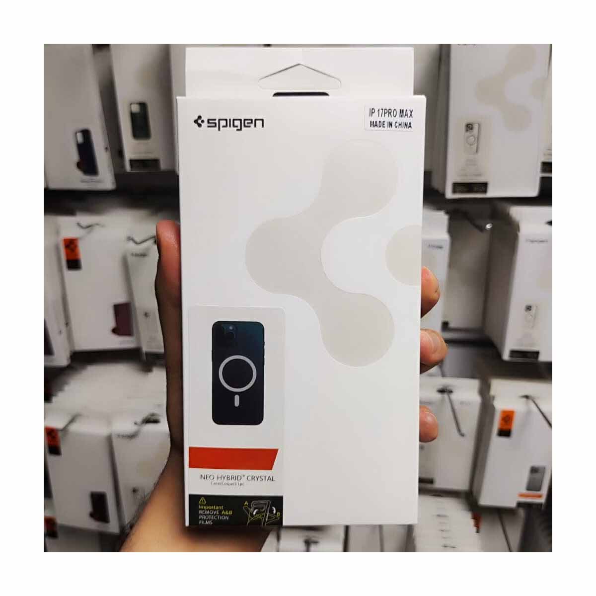 قاب شفاف اسپیگن آیفون 17 پرومکس دارای مگسیف - Image 2